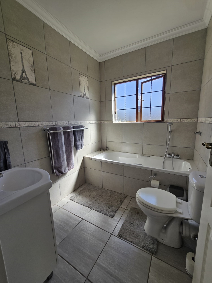 3 Bedroom Property for Sale in Melodie North West